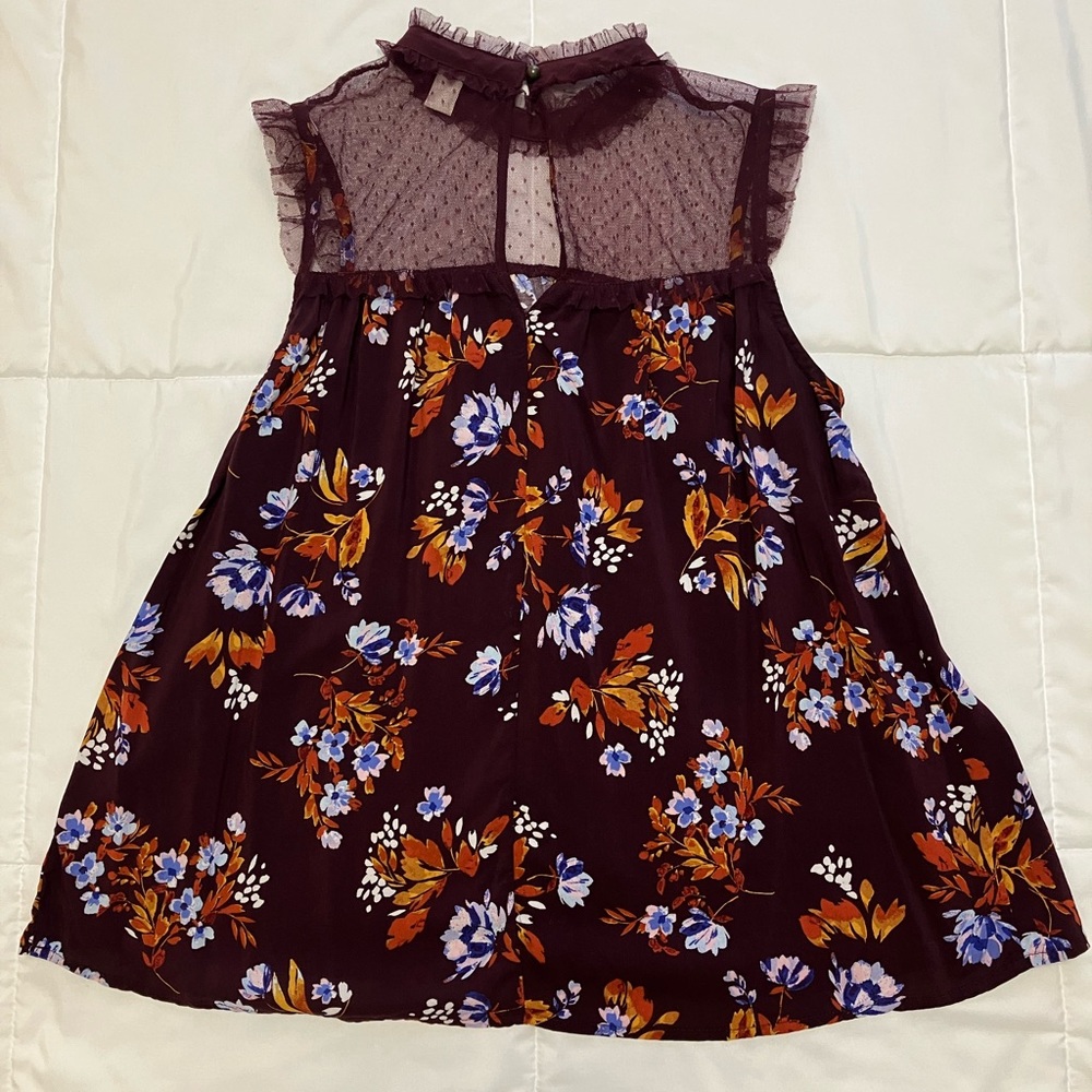 Arizona Jeans top. Size small. Button back closure. Floral burgundy color. - Picture 4 of 5